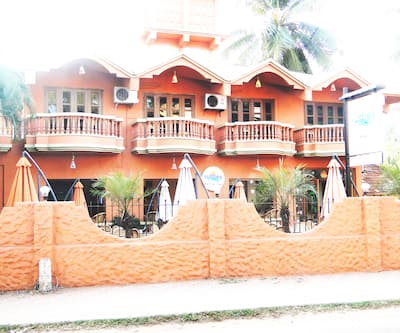 https://imgcld.yatra.com/ytimages/image/upload/t_hotel_yatra_city_desktop/v1424260980/Domestic Hotels/Hotels_Goa/Ruffles Beach Resort/DSC08105_copy.jpg